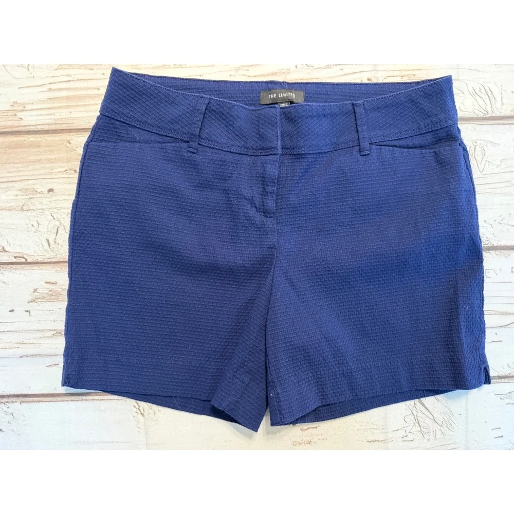 The Limited Blue Textured Dress Shorts Womens Size 6 Mid Rise Tailored Woven